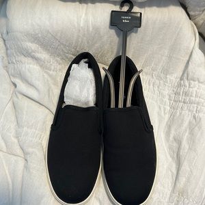 NWT Torrid canvas shoe